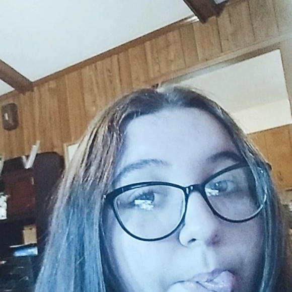 Meet your Posher, Jenna - Picture 1 of 2